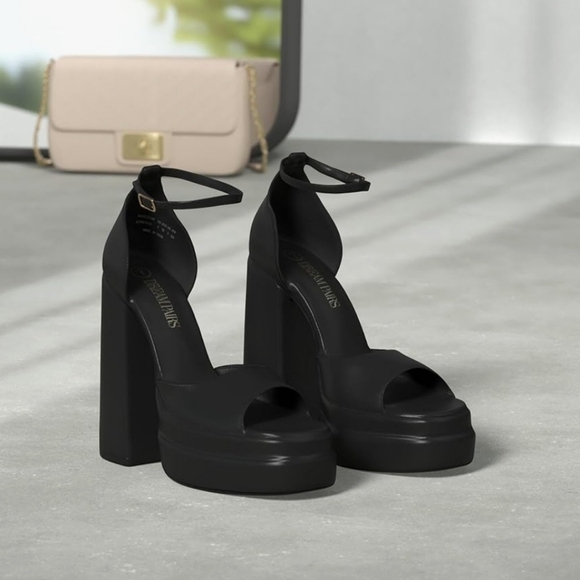 Black Platform Heels New In Box - Picture 2 of 16